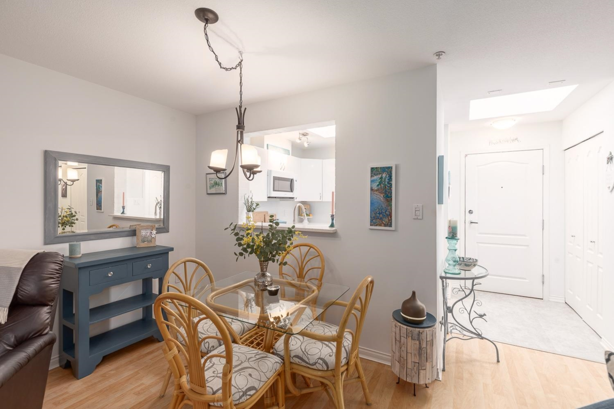 Pantry Photo of 504 2059 Chesterfield Avenue, North Vancouver, BC