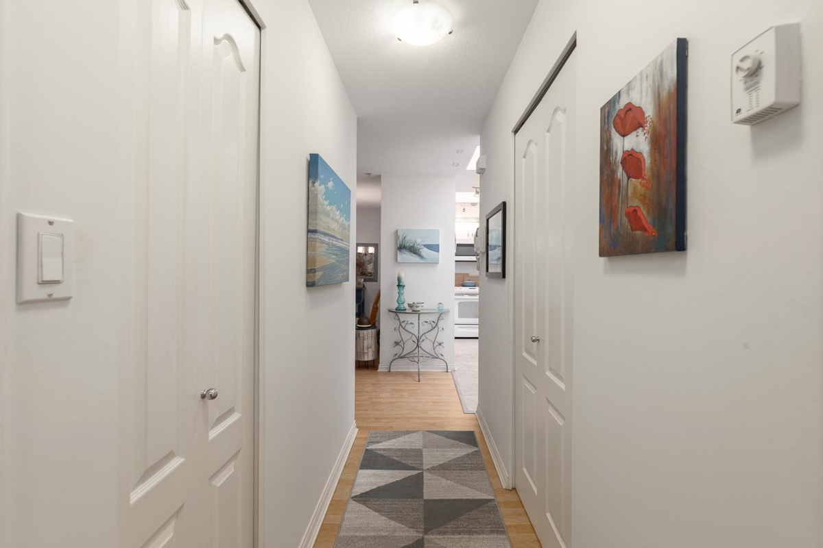 Primary Bathroom Photo of 504 2059 Chesterfield Avenue, North Vancouver, BC