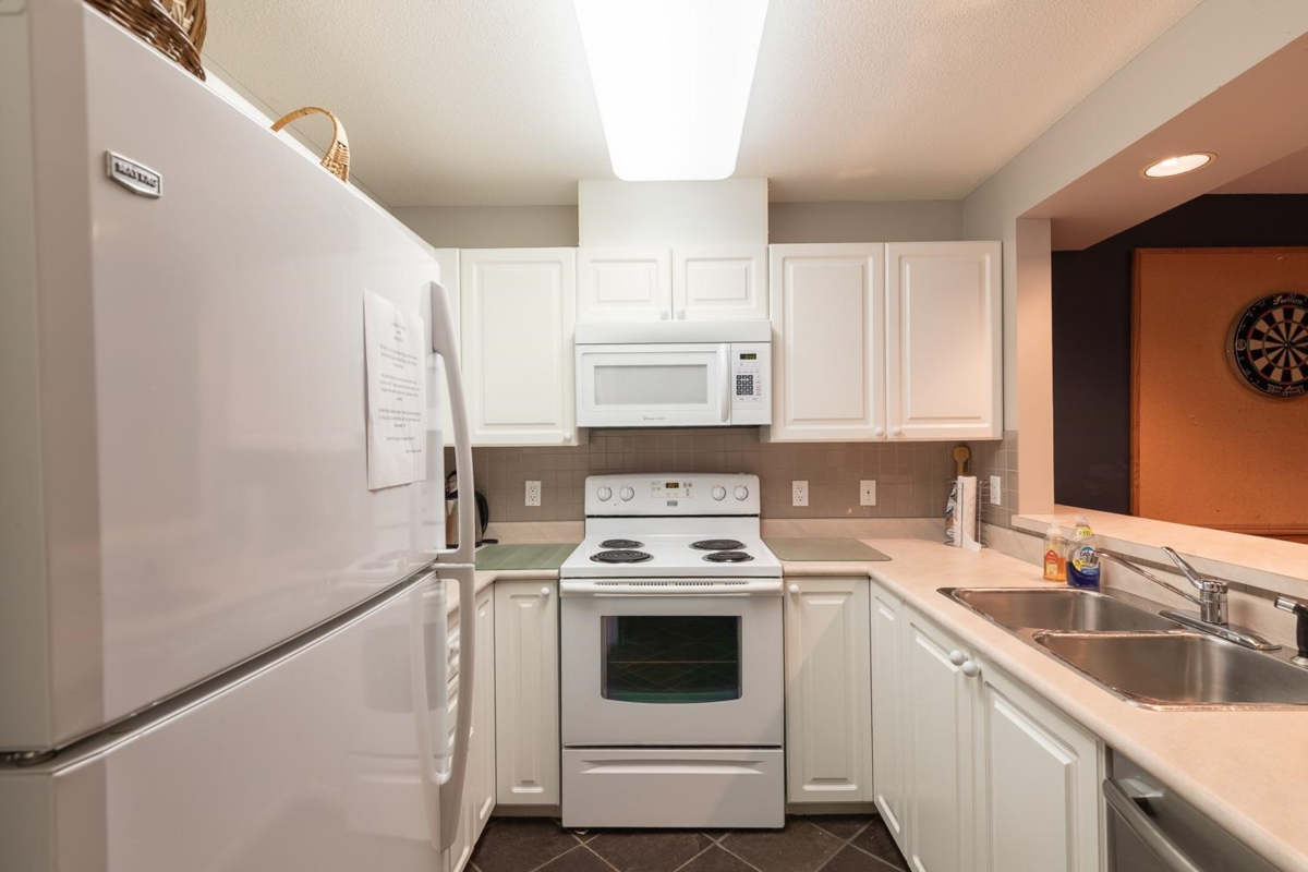 Staircase Photo of 504 2059 Chesterfield Avenue, North Vancouver, BC