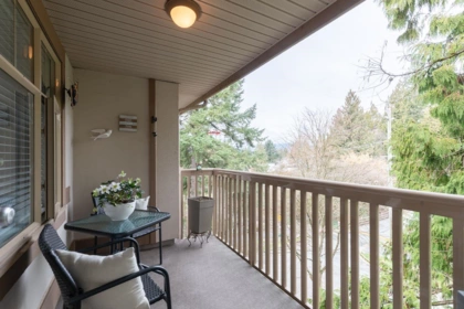 Laundry Room Photo of 504 2059 Chesterfield Avenue, North Vancouver, BC