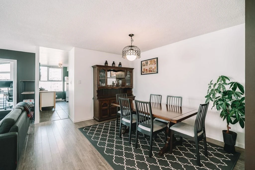 Dining Area Photo of 1206 1250 Quayside Drive, New Westminster, BC