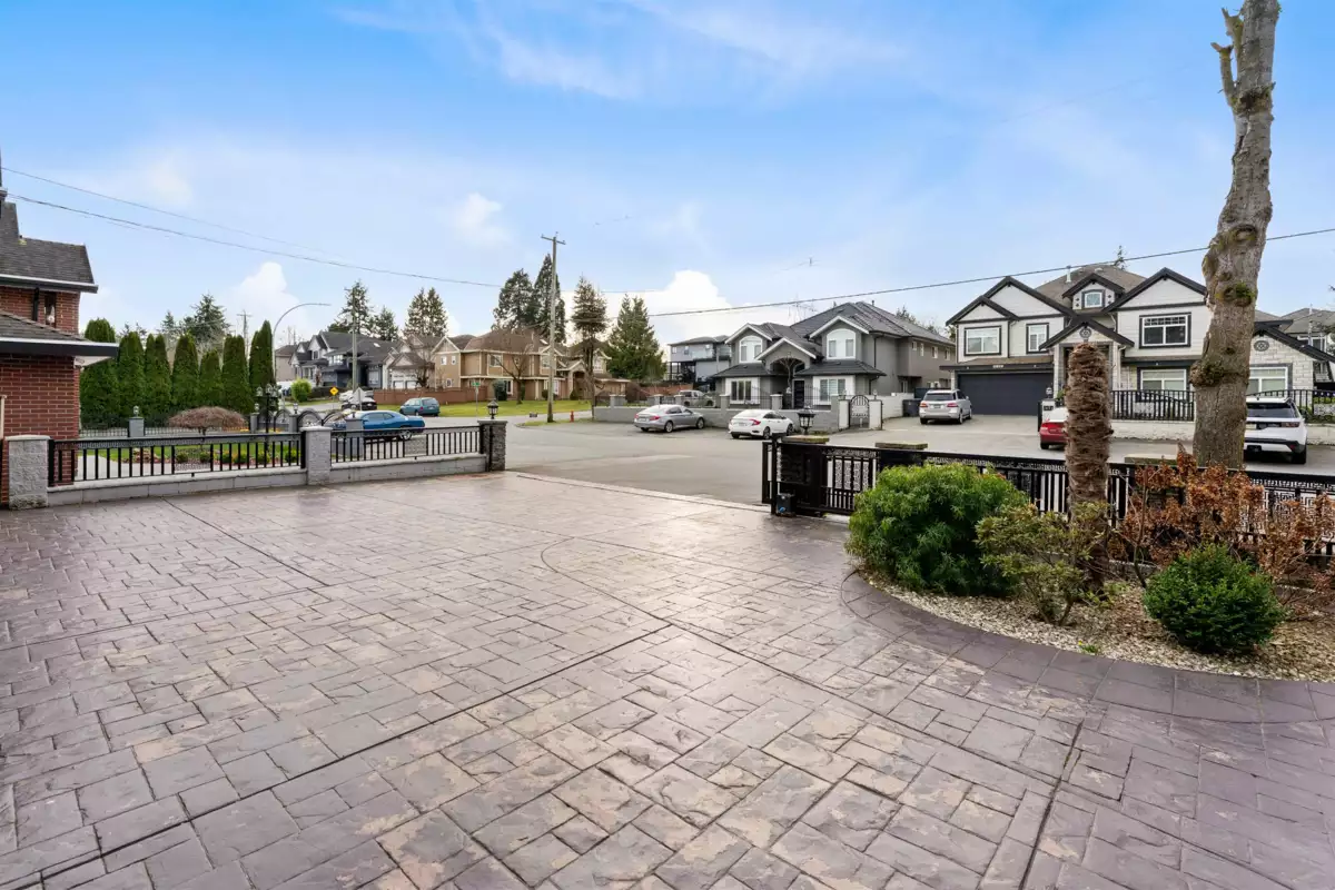 Hot Tub / Spa Photo of 7818 127 Street, Surrey, BC