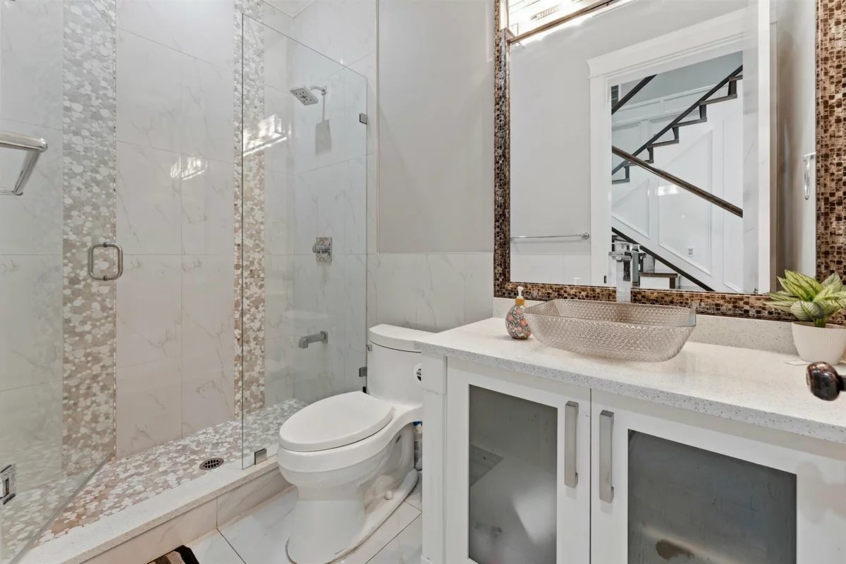 Primary Bathroom Photo of 7818 127 Street, Surrey, BC