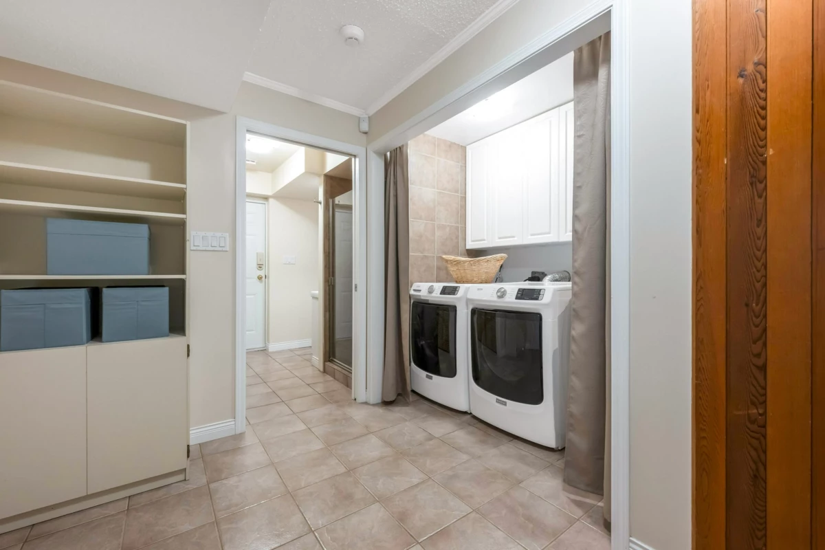 Hallway Photo of 10601 Hermosa Drive, Delta, BC