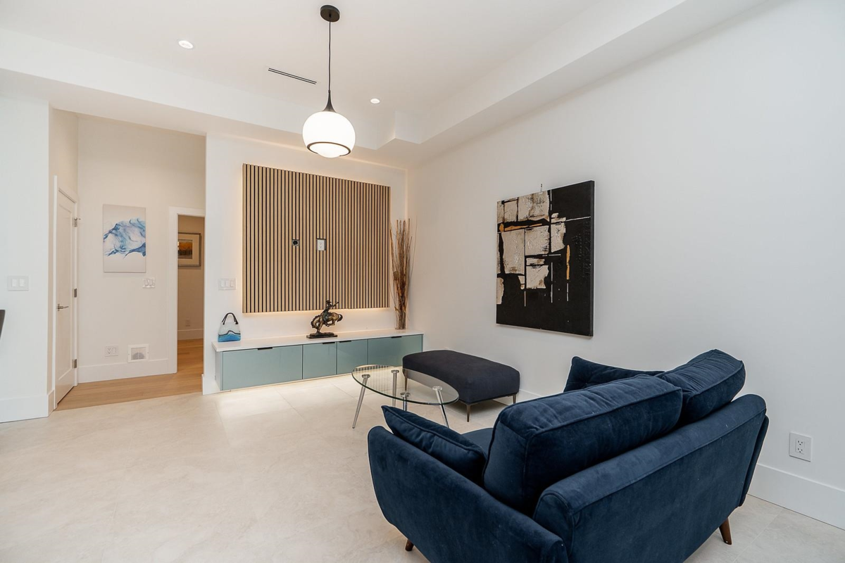 Kitchen Island Photo of 102 1204 Hammond Avenue, Coquitlam, BC