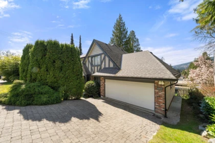 4877 Cedarcrest Avenue, North Vancouver, BC, North Vancouver — Single Family Residence for sale