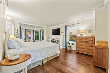 Hallway Photo of 1911 131 Street, Surrey, BC