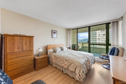Bedroom 3 Photo of 1501 6659 Southoaks Crescent, Burnaby, BC