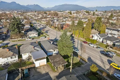 Hot Tub / Spa Photo of 925 Nanaimo Street, Vancouver, BC