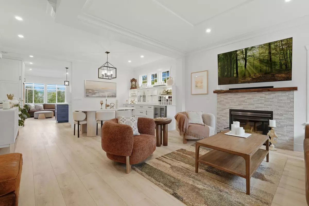 Dining Area Photo of 5 18088 8 Avenue, Surrey, BC