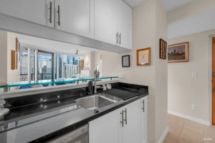 Laundry Room Photo of 1501 1003 Burnaby Street, Vancouver, BC
