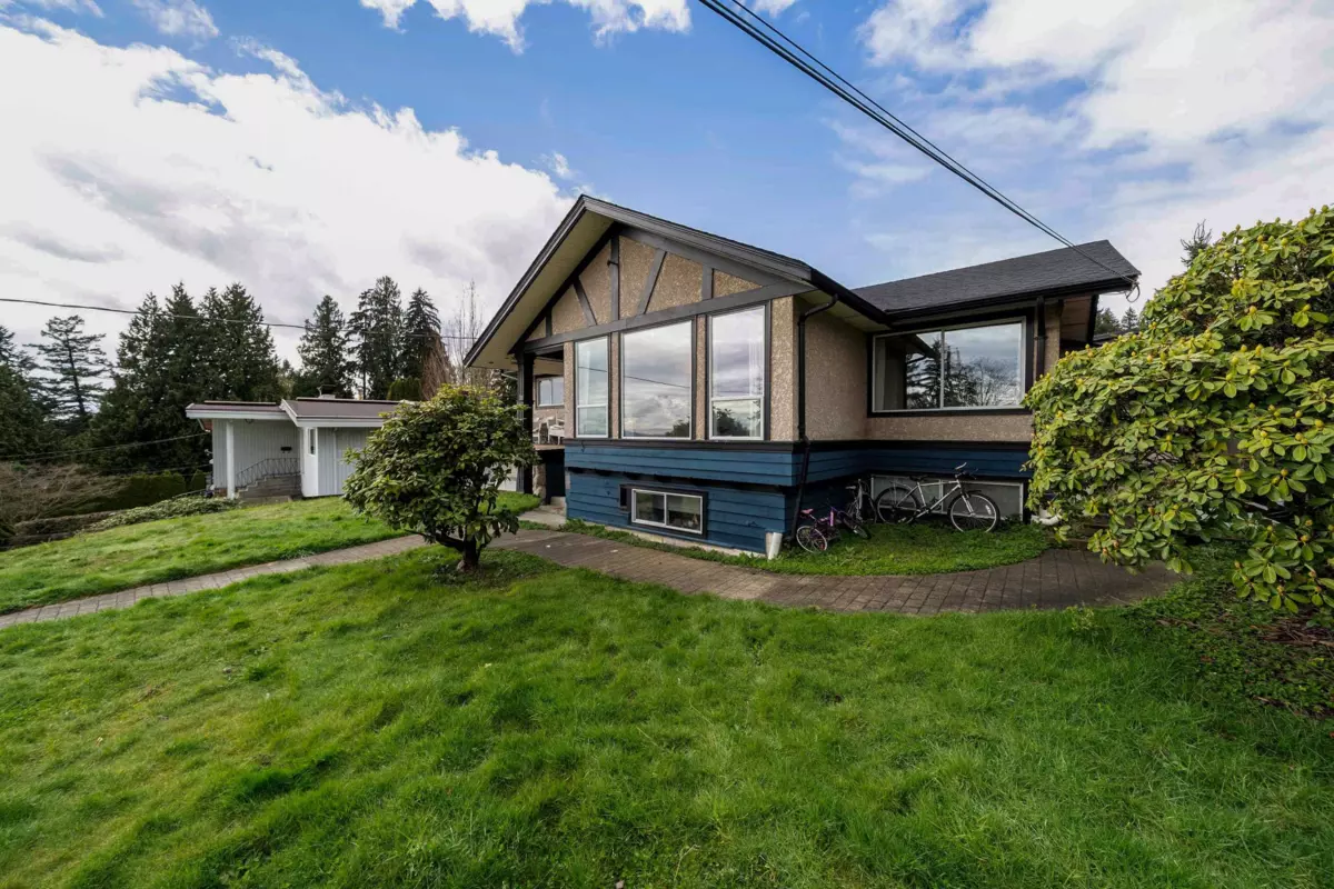 Living Room Photo of 360 Seaforth Crescent, Coquitlam, BC