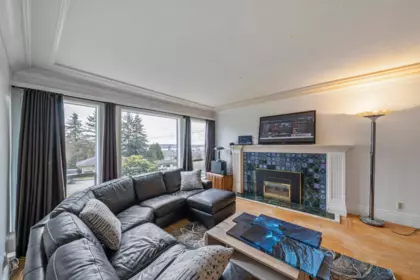 Breakfast Nook Photo of 360 Seaforth Crescent, Coquitlam, BC