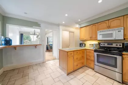 Primary Bathroom Photo of 360 Seaforth Crescent, Coquitlam, BC