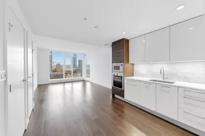 Kitchen Island Photo of 903 4458 Beresford Street, Burnaby, BC