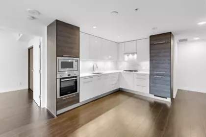 Walk-In Closet Photo of 903 4458 Beresford Street, Burnaby, BC
