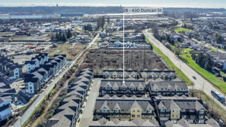 Front Yard Photo of 28 430 Duncan Street, New Westminster, BC