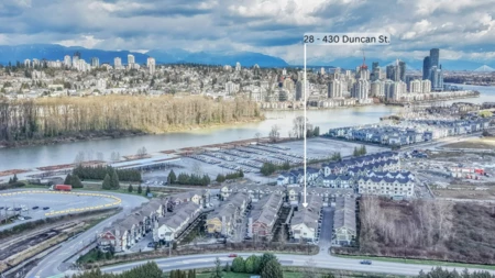 Hot Tub / Spa Photo of 28 430 Duncan Street, New Westminster, BC