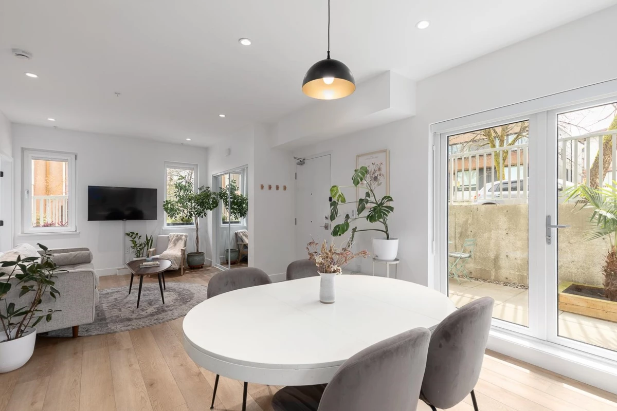 Dining Area Photo of 101 239 E 16th Avenue, Vancouver, BC