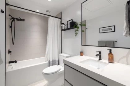 Guest Bathroom Photo of 101 239 E 16th Avenue, Vancouver, BC
