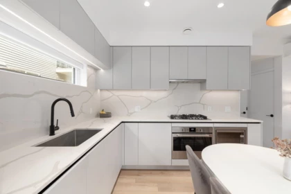 Kitchen Island Photo of 101 239 E 16th Avenue, Vancouver, BC