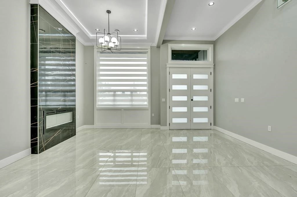 Dining Area Photo of 17247 59 Avenue, Surrey, BC