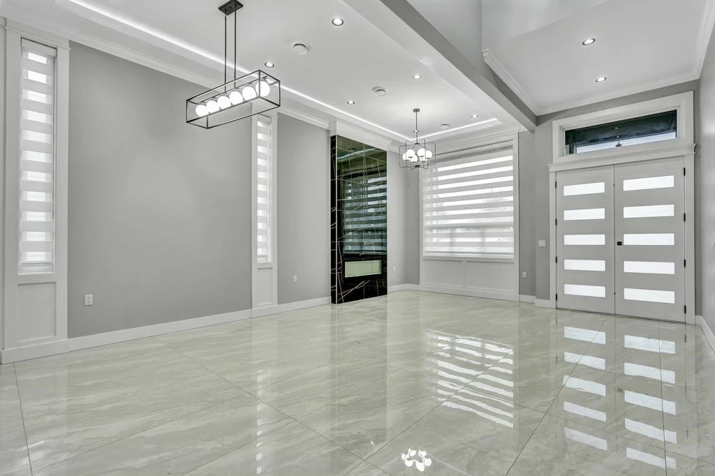 Family Room Photo of 17247 59 Avenue, Surrey, BC