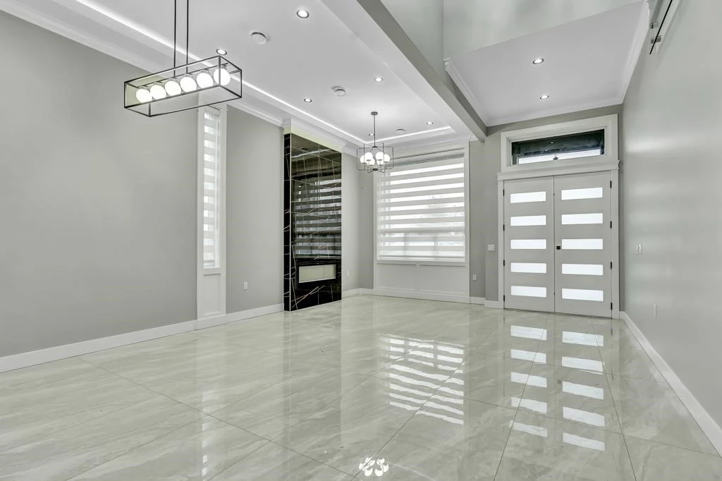 Living Room Photo of 17247 59 Avenue, Surrey, BC