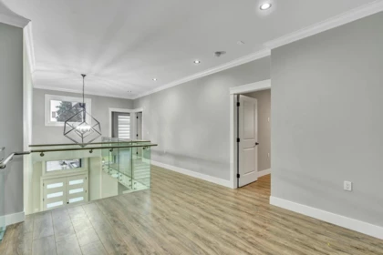 Hallway Photo of 17247 59 Avenue, Surrey, BC