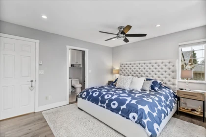Hallway Photo of 10 14877 58 Avenue, Surrey, BC