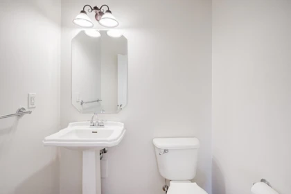 Guest Bathroom Photo of 36016 Shadbolt Avenue, Abbotsford, BC