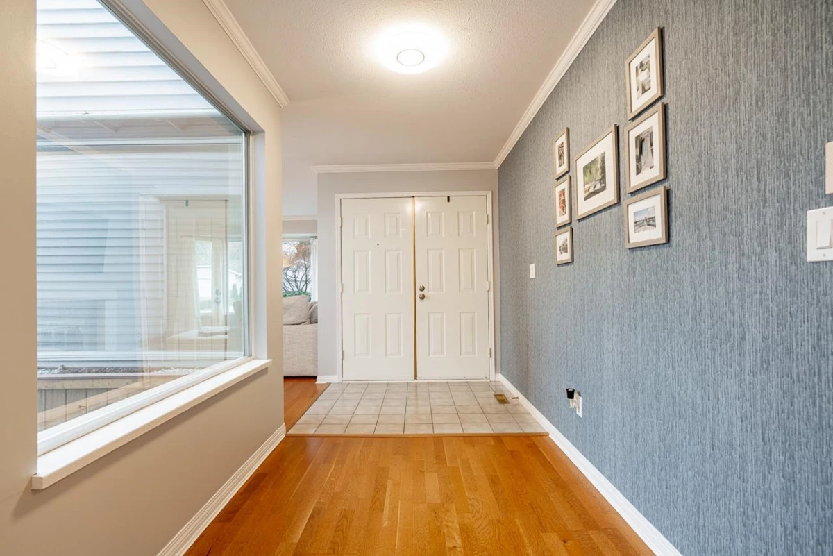 Family Room Photo of 1285 163 A Street, White Rock, BC