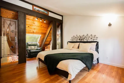 Mudroom Photo of 1540 Tunstall Boulevard, Bowen Island, BC