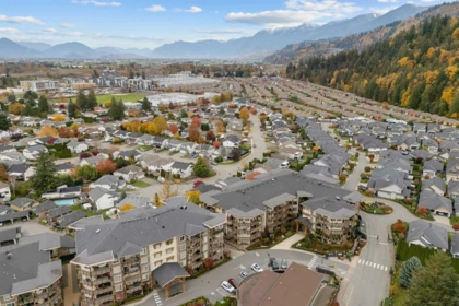 Front Yard Photo of 301 45746 Keith Wilson Road, Chilliwack, BC