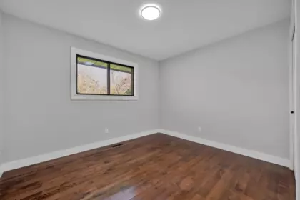 Hallway Photo of 28712 58 Avenue, Abbotsford, BC