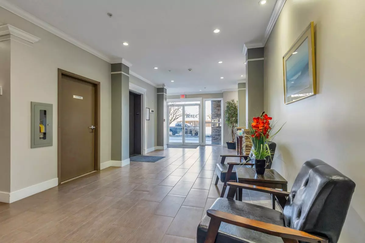 Family Room Photo of 105 33338 Mayfair Avenue, Abbotsford, BC