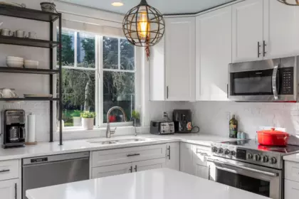 Kitchen Island Photo of 105 33338 Mayfair Avenue, Abbotsford, BC