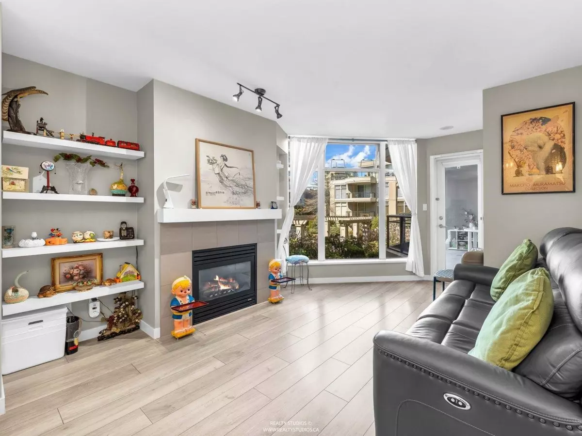 Family Room Photo of 219 8480 Granville Avenue, Richmond, BC