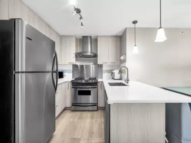 Kitchen Island Photo of 219 8480 Granville Avenue, Richmond, BC