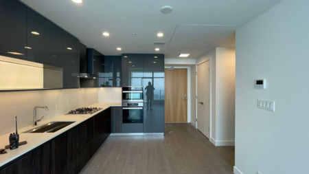 Kitchen Island Photo of 2505 6511 Sussex Avenue, Burnaby, BC
