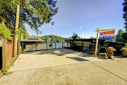 Kitchen Island Photo of 2660 Panorama Drive, North Vancouver, BC