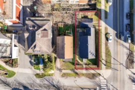 166 E 10th Street, North Vancouver, BC
