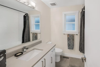 Hallway Photo of 17188 1 Avenue, Surrey, BC