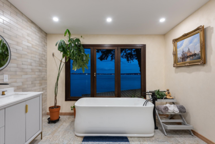 Entry Foyer Photo of 3298 Radcliffe Avenue, West Vancouver, BC
