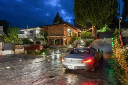 Garden / Landscaping Photo of 3298 Radcliffe Avenue, West Vancouver, BC