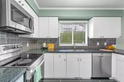 Kitchen Photo of 28 10130 155 Street, Surrey, BC