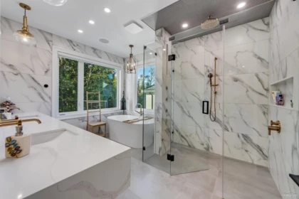 Guest Bathroom Photo of 16129 108 Avenue Avenue, Surrey, BC