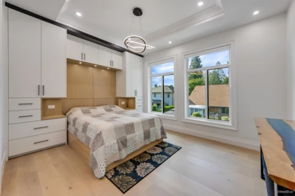 Mudroom Photo of 16129 108 Avenue Avenue, Surrey, BC