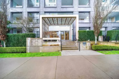 Kitchen Island Photo of 505 6677 Cambie Street, Vancouver, BC