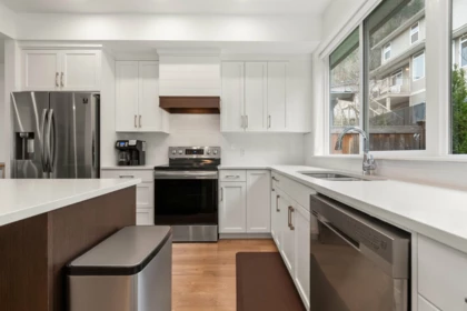 Kitchen Photo of 10 47203 Vista Place, Chilliwack, BC